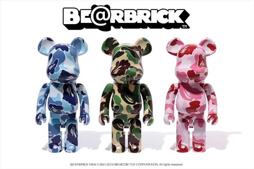 オリジナルカモフラージュ柄をウォータープリントで仕上げた A BATHING APE × BE@RBRICK 1000% 3カラーが3/9発売 (ア ベイシング エイプ ベアブリック)