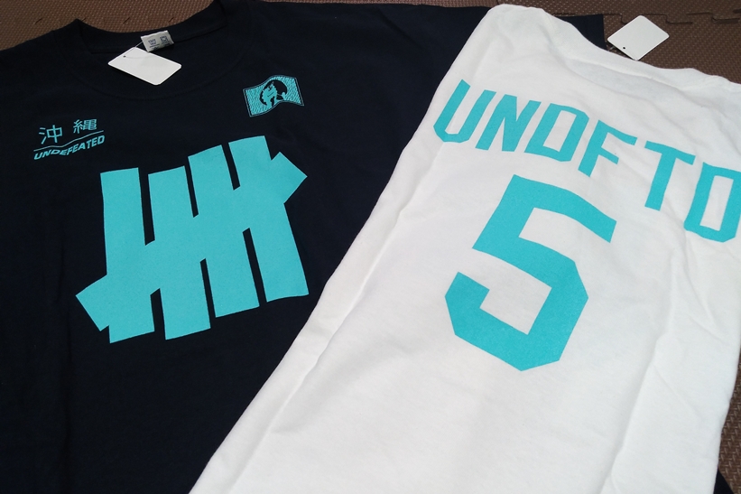 【プレゼント4名＊沖縄土産】店舗限定 UNDEFEATED OKINAWA REGIONAL TEE (アンディフィーテッド 沖縄)