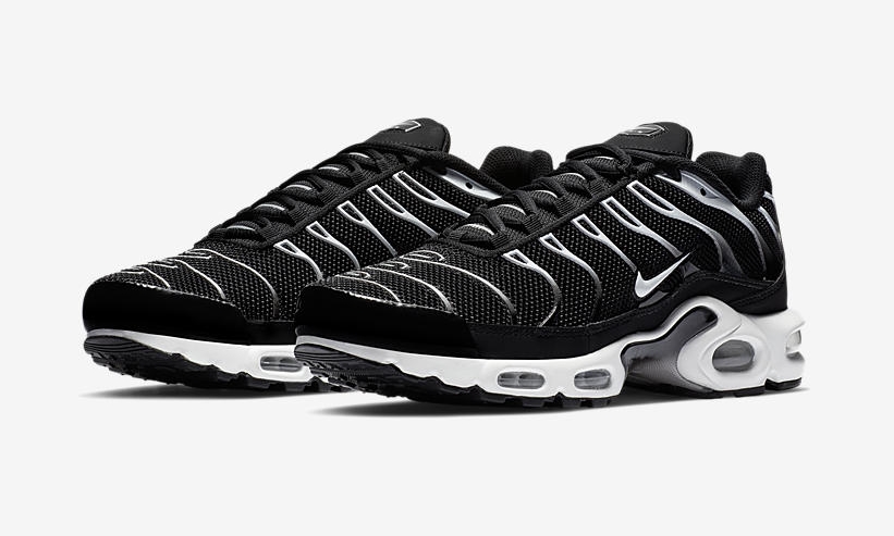 nike air max plus black silver