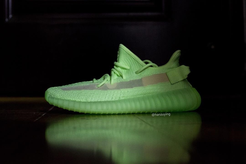 adidas yeezy 350 v2 glow in the dark