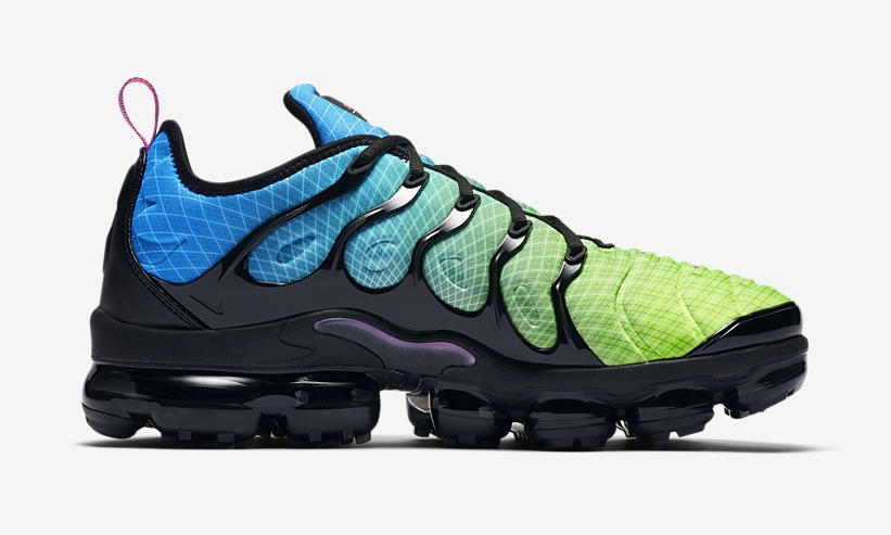 vapormax plus aurora green