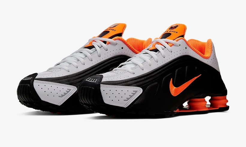 ナイキ ショックス R4 “ブラック/ホワイト/リフレクティブシルバー/ダッジオレンジ” (NIKE SHOX R4 “Black/White/Reflective Silver/Dutch Orange”) [104265-046]