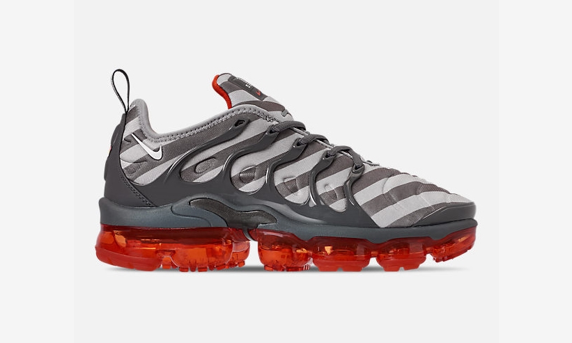 ナイキ エア ヴェイパーマックス プラス “ウルフグレー/クリムゾン” (NIKE AIR VAPORMAX PLUS “Wolf Grey/Crimson”) [924453-020]