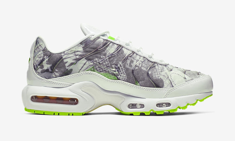 nike air max plus black electric green