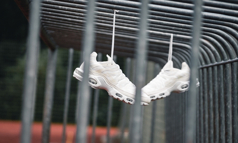 8/8発売！ナイキ ウィメンズ エア マックス プラス デコントラクテッド “トリプルホワイト” (NIKE WMNS AIR MAX PLUS DECONSTRUCTED “Triple White”) [CD0882-100]