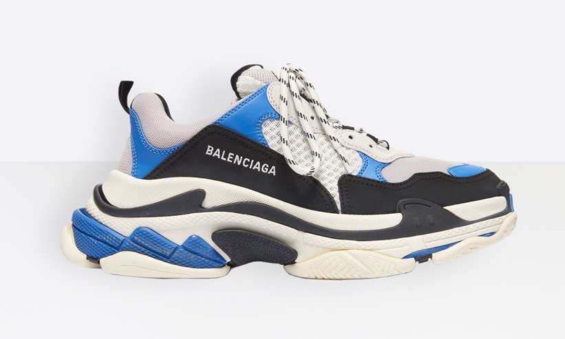 “Noir/Blue”のBALENCIAGA Triple-s (バレンシアガ トリプル ソール “ノアール/ブルー”)