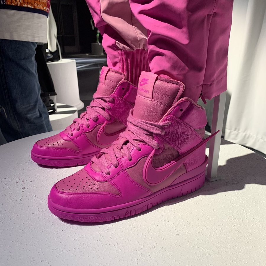 国内 12/11、2/4 発売！AMBUSH x NIKE DUNK HIGH “Spruce Aura/Cosmic Fuchsia” (アンブッシュ ナイキ ダンク ハイ) [CU7544-001,600]