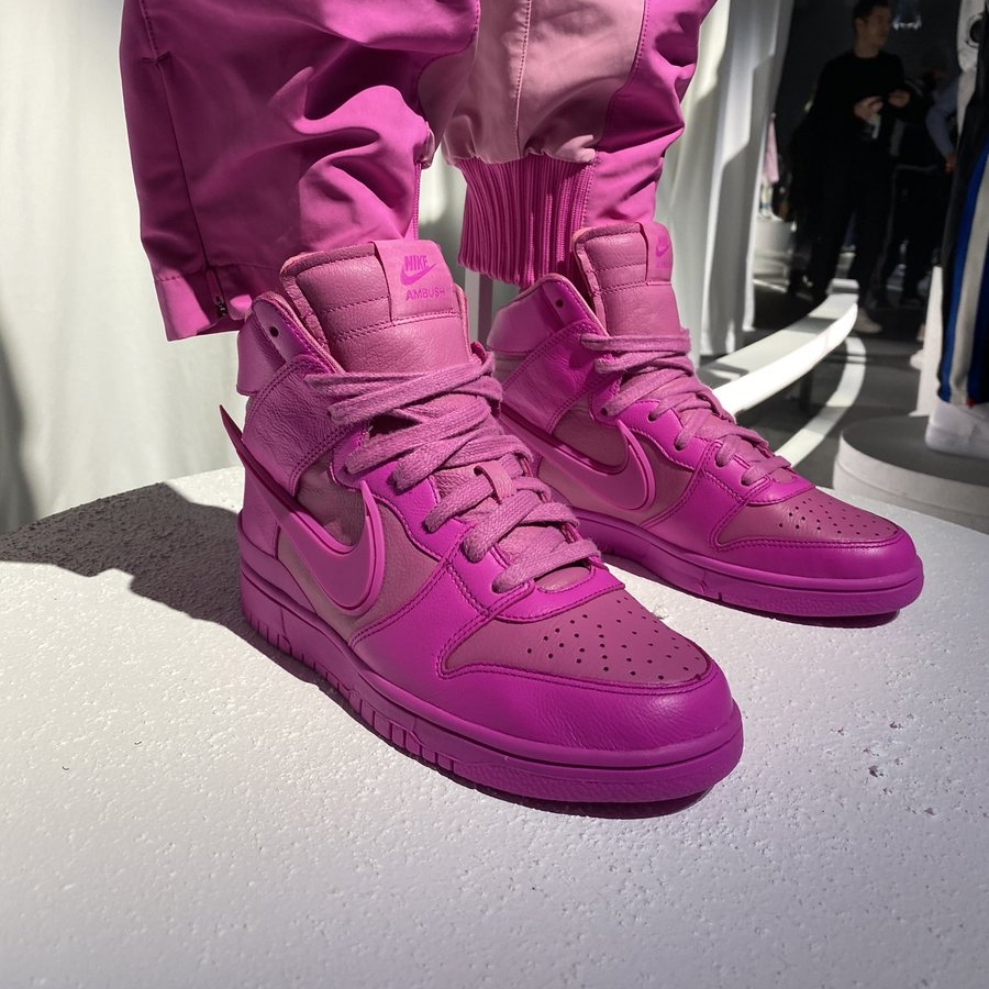 国内 12/11、2/4 発売！AMBUSH x NIKE DUNK HIGH “Spruce Aura/Cosmic Fuchsia” (アンブッシュ ナイキ ダンク ハイ) [CU7544-001,600]