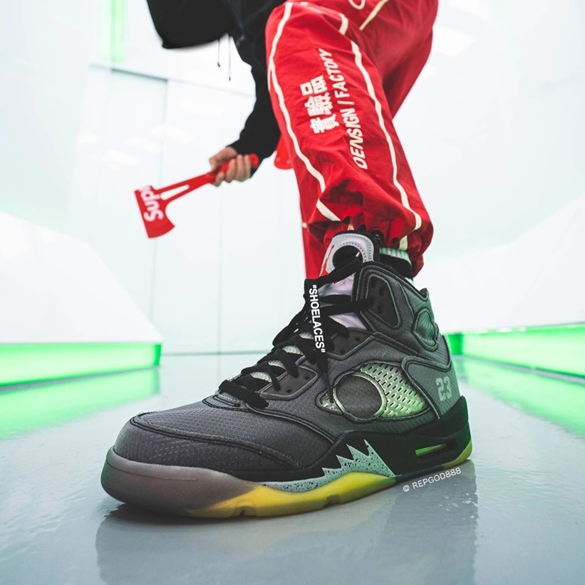 【2/15 発売】オフホワイト × ナイキ エア ジョーダン 5 (OFF-WHITE NIKE AIR JORDAN 5) [CT8480-001]