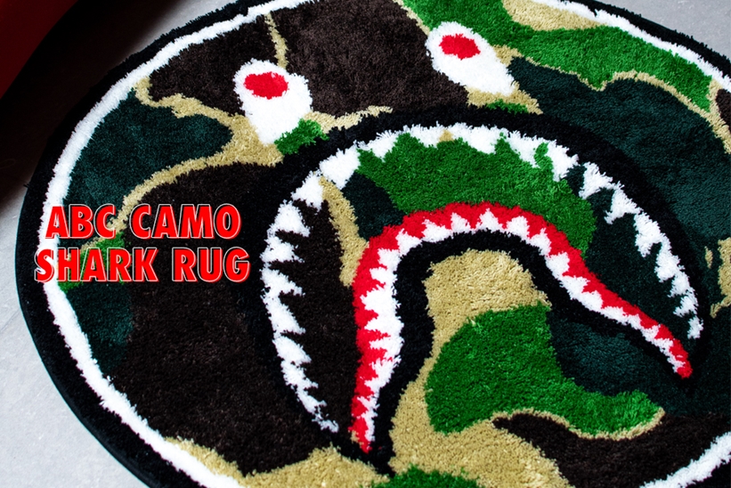 A BATHING APEから直径1メートルサイズのシャークモチーフがデザインされたラグマット「ABC CAMO SHARK RUG」が10/12から発売 (ア ベイシング エイプ)