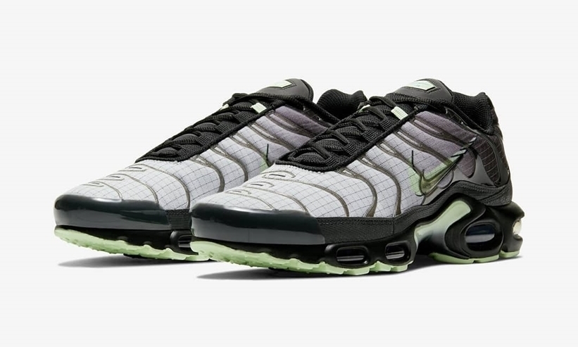 ナイキ エア マックス プラス “グリッド” “グレー/ブラック/グリーン” (NIKE AIR MAX PLUS “Grid” “Grey/Black/Green”) [CT1619-001]