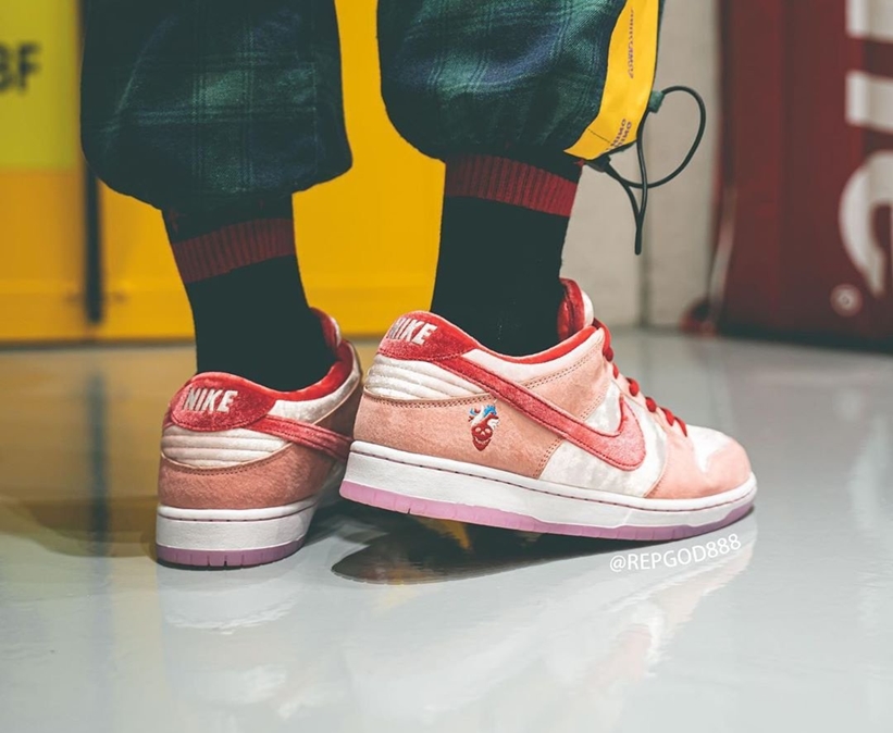 2/7発売！StrangeLove Skateboards × NIKE SB DUNK LOW “Valentine Day ...