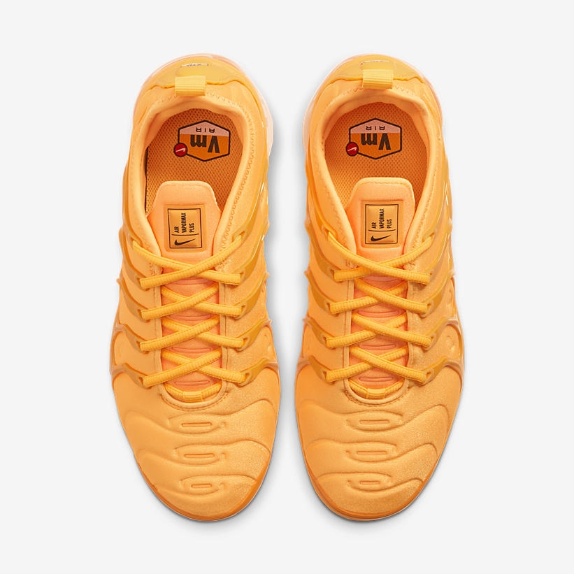 nike vapormax university gold