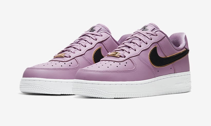 ナイキ ウィメンズ エア フォース 1 07 ロー エッセンシャル "フォレステッドプラム" (NIKE WMNS AIR FORCE 1 07 LOW ESSENTIAL “Frosted Plum”) [AO2132-501]