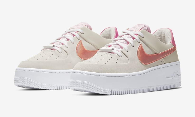 ナイキ ウィメンズ エア フォース 1 セージロー “ライトボーン/ピンクフォーム” (NIKE WMNS AIR FORCE 1 SAGE LOW “Light Bone/Pink Foam”) [CV3036-001]