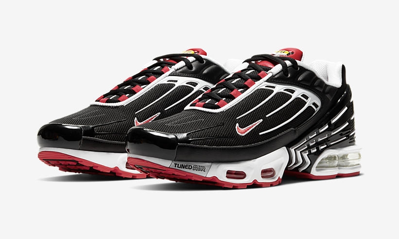 nike air max plus 3 black white red