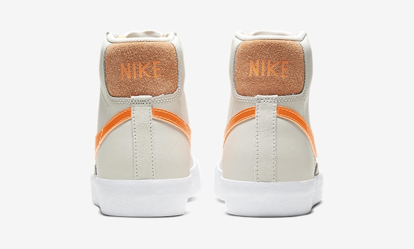 ナイキ ブレーザー ミッド 77 ビンテージ “ライトボーン/トータルオレンジ” (NIKE BLAZER MID 77 VINTAGE “Light Bone/Total Orange”) [CZ0461-001]