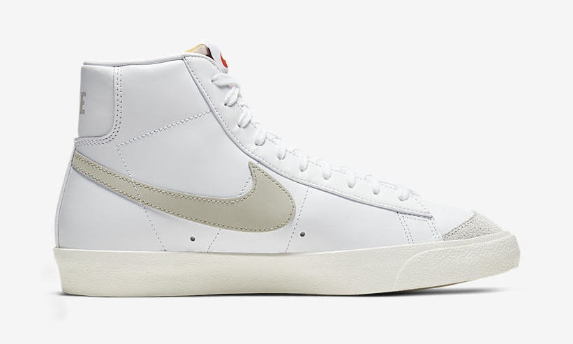 ナイキ ブレーザー ミッド 77 ビンテージ “ホワイト/ライトボーン” (NIKE BLAZER MID 77 VINTAGE “White/Light Bone”) [BQ6806-106]