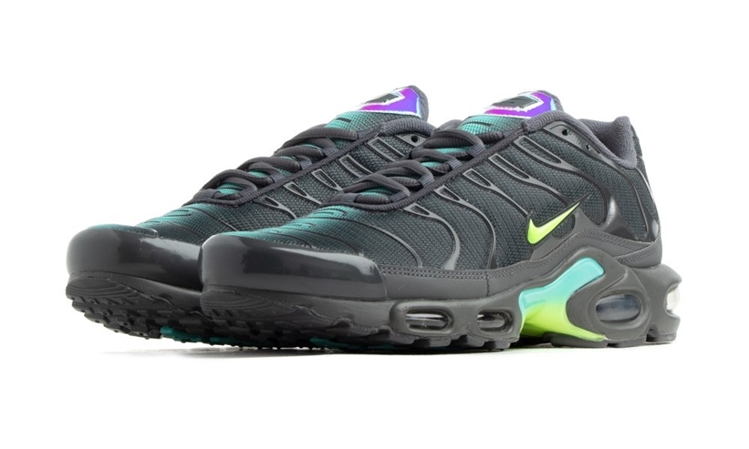 ナイキ エア マックス プラス “アイアングレー/ゴーストグリーン” (NIKE AIR MAX PLUS “Iron Grey/Ghost Green”) [CV1636-001]