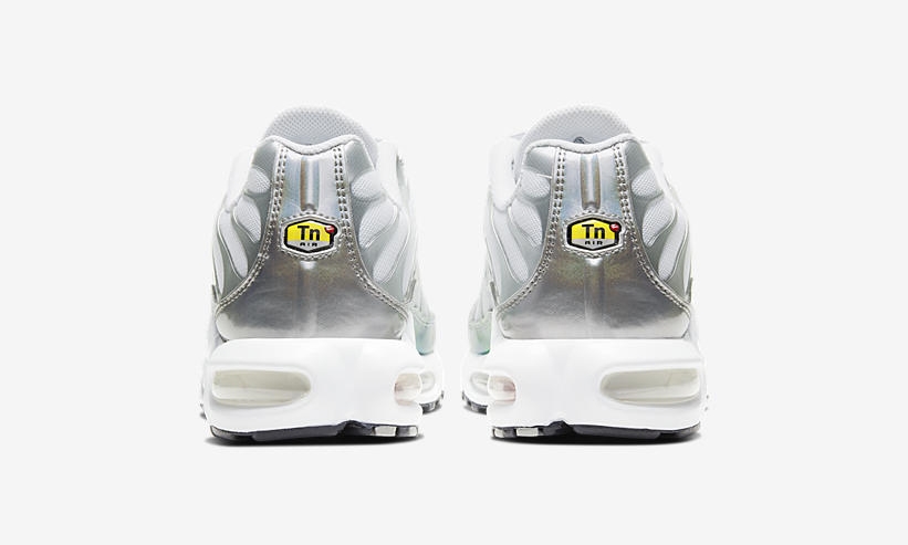 ナイキ エア マックス プラス “ホワイト/メタリックグリーン” (NIKE AIR MAX PLUS “White/Metallic Green”) [CW2646-100]