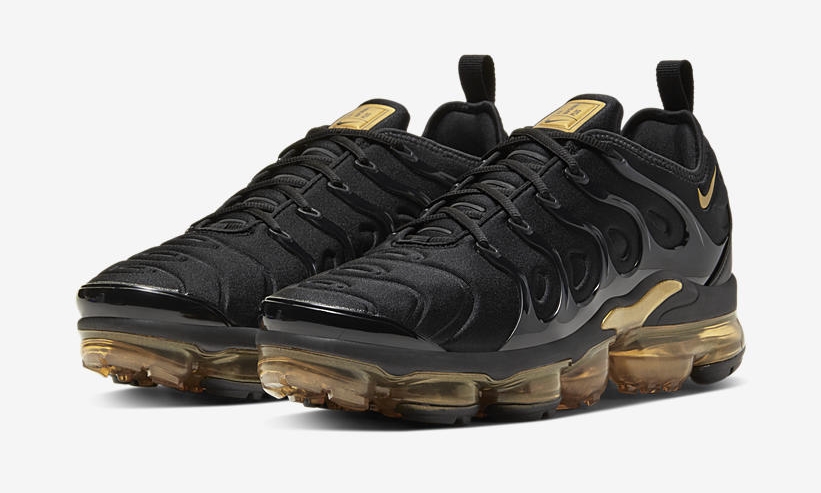 ナイキ エア ヴェイパーマックス プラス “ブラック/メタリックゴールド” (NIKE AIR VAPORMAX PLUS “Black