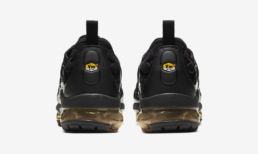 ナイキ エア ヴェイパーマックス プラス “ブラック/メタリックゴールド” (NIKE AIR VAPORMAX PLUS “Black/Metallic Gold”) [CW7299-001]