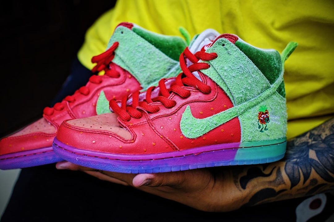 NIKE SB DUNK HIGH PRO “STRAWBERRY COUGH”