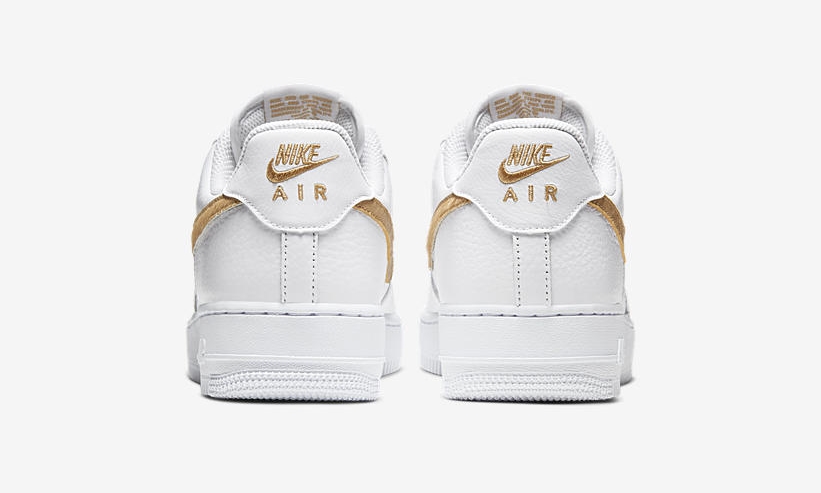 ナイキ エア フォース 1 07 ロー “ヘアースウッシュ” ホワイト/クラブゴールド” (NIKE AIR FORCE 1 07 LOW “Hair Swoosh” White/Club Gold) [CW7567-101]