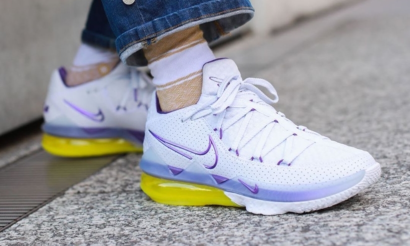 4/1発売！ナイキ レブロン 17 ロー “レイカーズ” “ホワイト/ボルテージパープル” (NIKE LEBRON 17 LOW “Lakers” “White/Voltage Purple”) [CD5007-102]