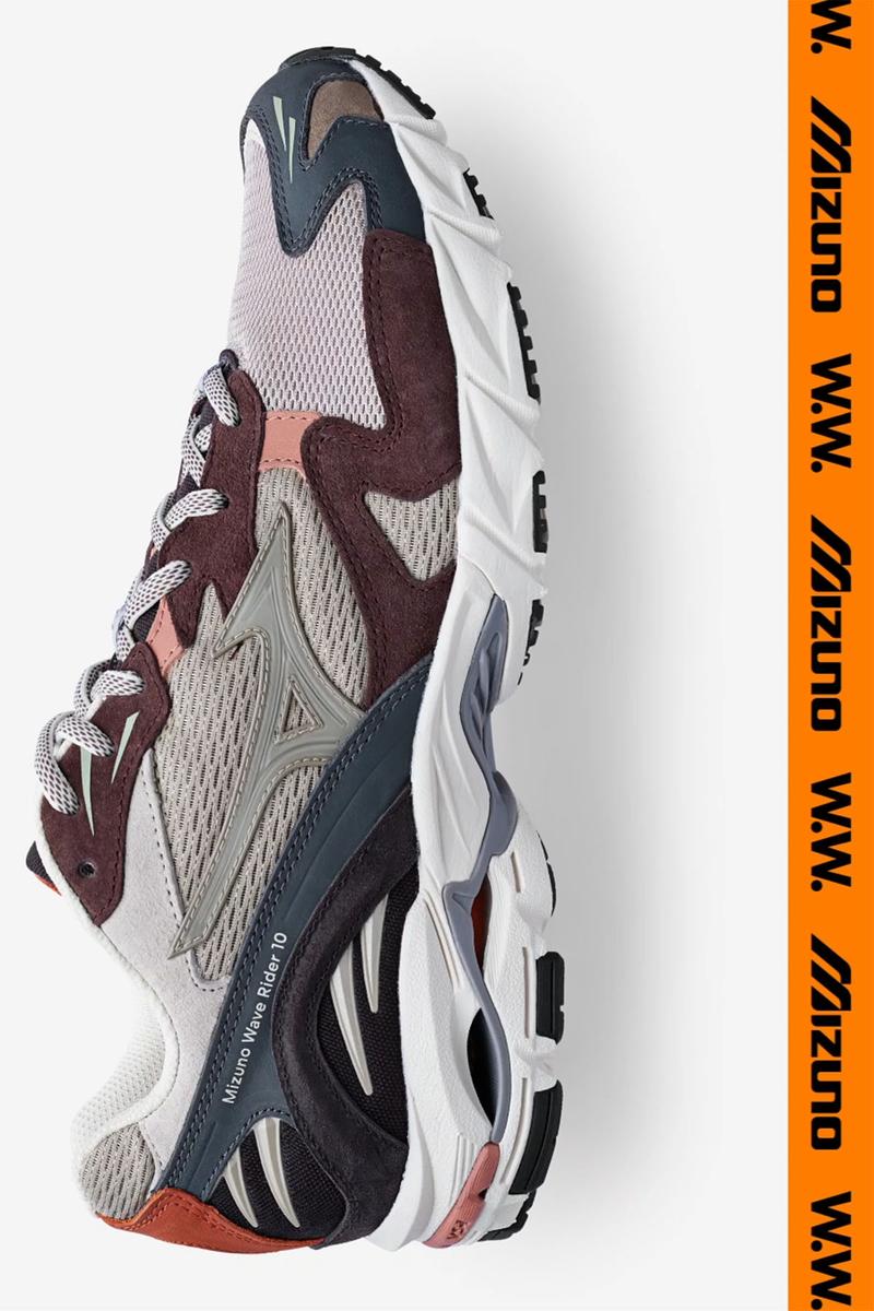 WOOD WOOD × MIZUNO WAVE RIDER 10 “KAZOKU MODEL 25弾”が発売 (ミズノ) [D1GD200655]