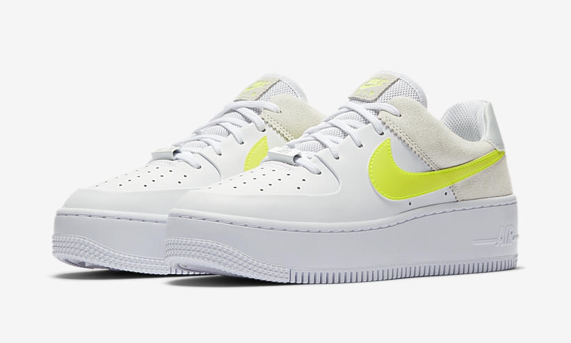 ナイキ ウィメンズ エア フォース 1 セージロー “ホワイト/レモンヴェノム” (NIKE WMNS AIR FORCE 1 SAGE LOW “White/Lemon Venom”) [CW2652-100]