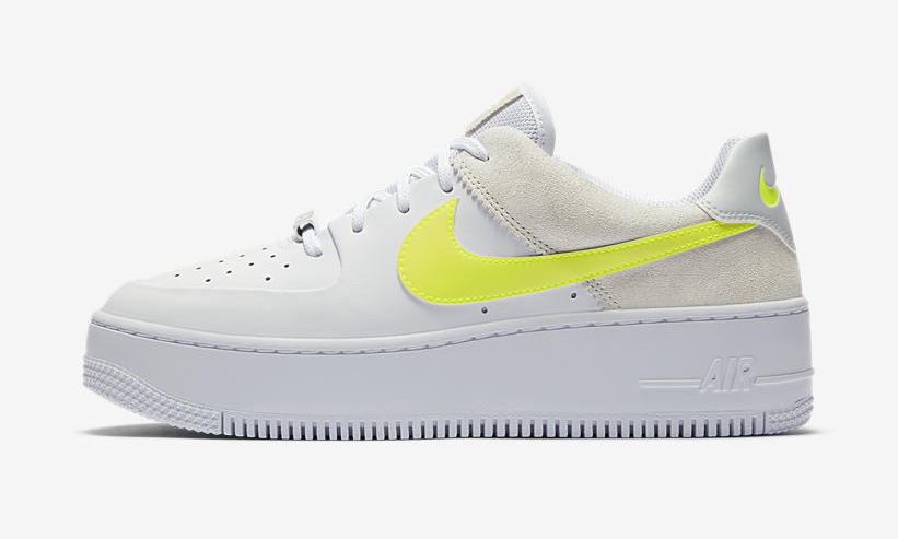 ナイキ ウィメンズ エア フォース 1 セージロー “ホワイト/レモンヴェノム” (NIKE WMNS AIR FORCE 1 SAGE LOW “White/Lemon Venom”) [CW2652-100]