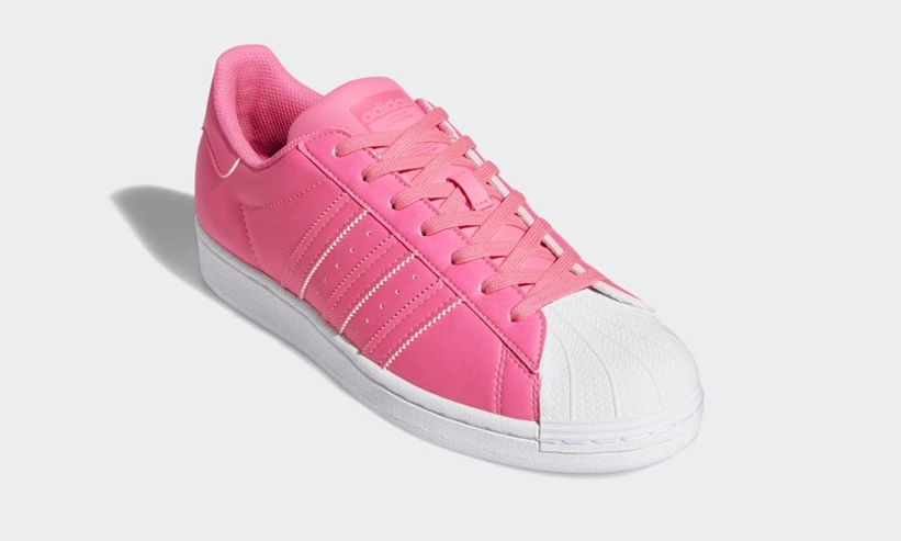 ネオンカラーが輝るアディダス オリジナルス スーパースター “ソーラーピンク/ソーラーイエロー” (adidas Originals SUPERSTAR “Solar Pink/Solar Yellow”) [FY2743,2744]
