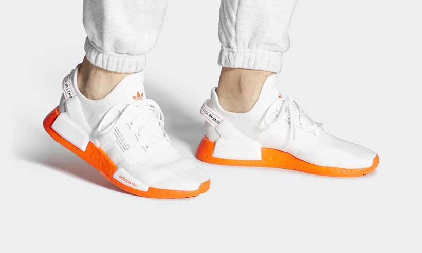 adidas Originals NMD_R1 V2 “Cloud White/Solar Red” (アディダス オリジナルス エヌ エム ディー ブイツー “クラウドホワイト/ソーラーレッド”) [FX3902]