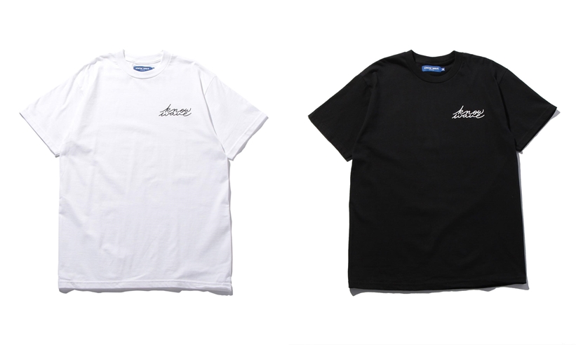 通常とは異なるロゴを配置したKNOW WAVE SIGNATURE TEE (ノウ ウェイブ)