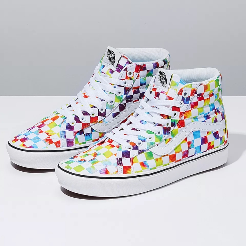 タイダイ+マルチチェッカーボードを採用した VANS COMFYCUSH “Tie-Dye/Checkerboard” SK8-HI (バンズ コンフィクッシュ スケートハイ)