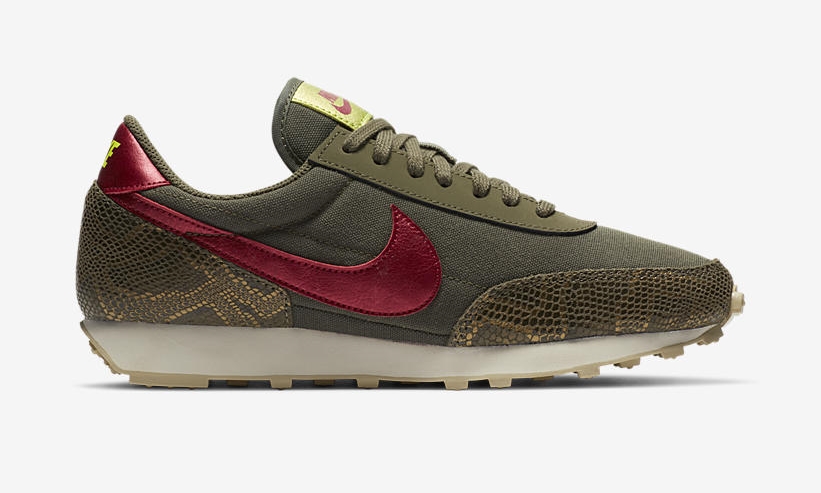 ナイキ ウィメンズ デイブレイク “オリーブ/レッド” (NIKE WMNS DAYBREAK “Olive/Red”) [CZ0464-200]