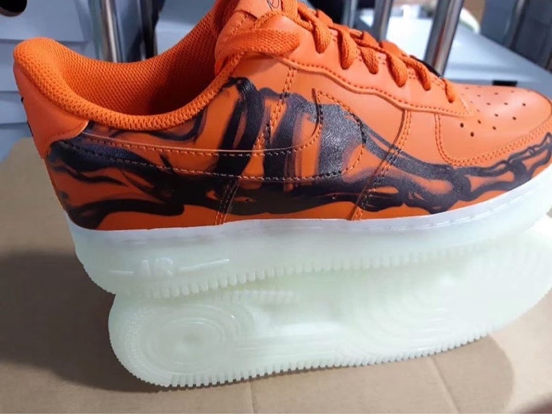 10/28 発売！ナイキ エア フォース 1 07 ロー QS “スケルトン” ブリリアントオレンジ (NIKE AIR FORCE 1 07 LOW QS “Skeleton” Brilliant Orange) [CU8067-800]