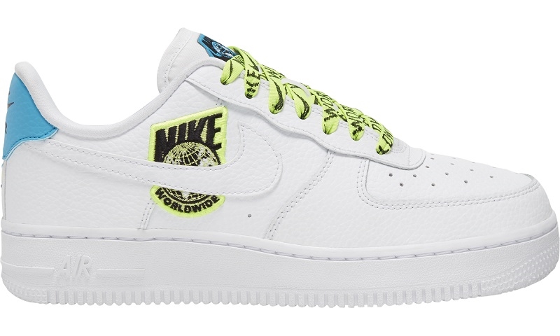 ナイキ ウィメンズ エア フォース 1 07 ロー SE “ワールドワイド” ホワイト/ボルト (NIKE WMNS AIR FORCE 1 07 LOW SE “World Wide” White/Volt) [CT1414-101]