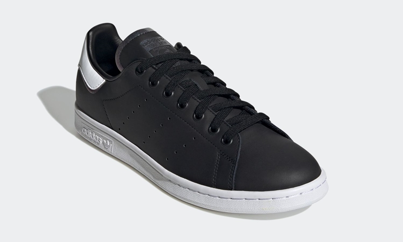 6/11発売！虹色のアクセントを施したアディダス オリジナルス スタンスミス (adidas Originals STAN SMITH “Black/White”) [FU9614]