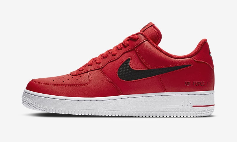 スウッシュをブラックメッシュで表現したナイキ エア フォース 1 ロー “レッド/ブラック/ホワイト” (NIKE AIR FORCE 1 LOW “Red/Black/White”) [CZ7377-600]