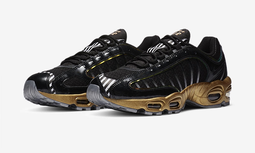 ナイキ エア マックス テイルウィンド 4 SE “ブラック/メタリックゴールド” (NIKE AIR MAX TAILWIND IV SE