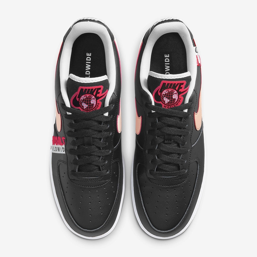 ナイキ エア フォース 1 07 ロー “ワールドワイド” ブラック/フラッシュクリムゾン (NIKE AIR FORCE 1 07 LOW “World Wide” Black/Flash Crimson) [CK6924-001]