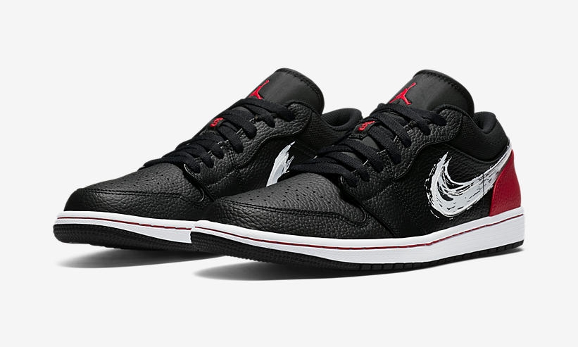 ナイキ エア ジョーダン 1 ロー "ブラッシュストローク スウッシュ" ブラック/レッド (NIKE AIR JORDA N1 LOW “Brushstroke Swoosh” Black/Red) [DA4659-001]