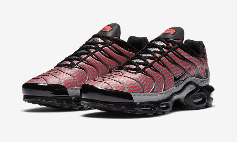 ナイキ エア マックス プラス “スウッシュ・オン・ツアー 2020/ユーロツアー” ブラック/レッド (NIKE AIR MAX PLUS “Swoosh On Tour 2020/Euro Tour” Black/Red) [CW7578-100]