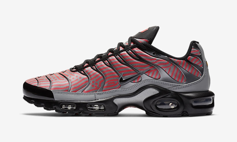 ナイキ エア マックス プラス “スウッシュ・オン・ツアー 2020/ユーロツアー” ブラック/レッド (NIKE AIR MAX PLUS “Swoosh On Tour 2020/Euro Tour” Black/Red) [CW7578-100]