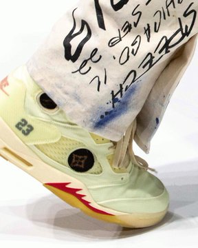 【10/29 発売、アパレル 12月中旬 発売】オフホワイト × ナイキ エア ジョーダン 5 “セイル” (OFF-WHITE NIKE AIR JORDAN 5 “Sail/Fire Red/Muslin/Black”) [DH8565-100]