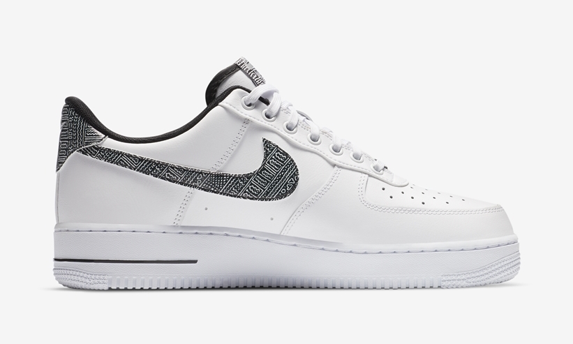 幾何学模様を採用した ナイキ エア フォース 1 ロー “ホワイト/ブラック” (NIKE AIR FORCE 1 LOW “White/Geometric”) [CZ7933-100]