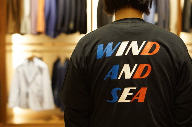 WIND AND SEA DLM {DON’T LECTURE ME} S/S TEE (ウィンダンシー)