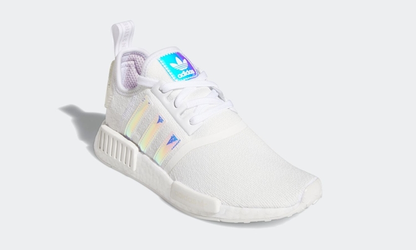 イリディセントを備えた adidas Originals NMD_R1 “White/Silver” (アディダス オリジナルス エヌ エム ディー “IRIDESCENT/ホワイト/シルバー”) [FY1263]